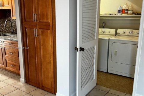 Copropriété à vendre à Miami, Floride: 3 chambres, 137.5 m2 № 1956039 - photo 21