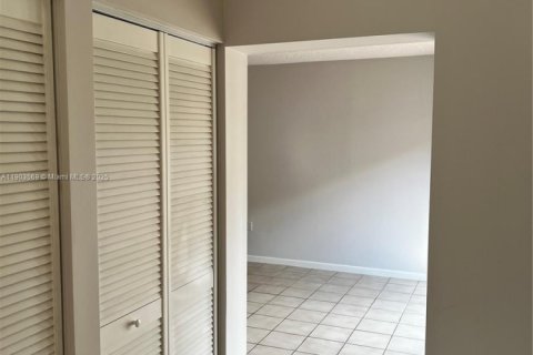 Copropriété à vendre à Miami, Floride: 3 chambres, 137.5 m2 № 1956039 - photo 4