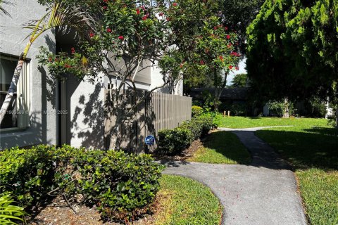 Copropriété à vendre à Miami, Floride: 3 chambres, 137.5 m2 № 1956039 - photo 2