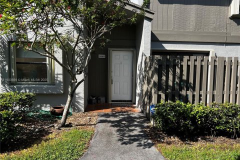 Copropriété à vendre à Miami, Floride: 3 chambres, 137.5 m2 № 1956039 - photo 1