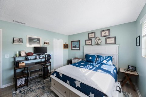 Condo in Saint Petersburg, Florida, 2 bedrooms  № 1551007 - photo 27