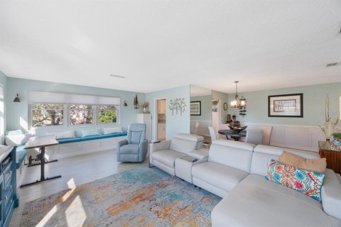 Condo in Saint Petersburg, Florida, 2 bedrooms  № 1551007 - photo 8