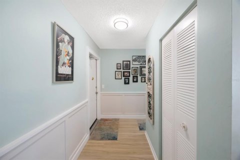 Condo in Saint Petersburg, Florida, 2 bedrooms  № 1551007 - photo 4
