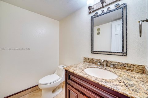 Condo in Sunrise, Florida, 1 bedroom № 1942149 - photo 12