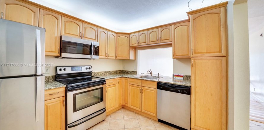 Condo in Sunrise, Florida, 1 bedroom № 1942149
