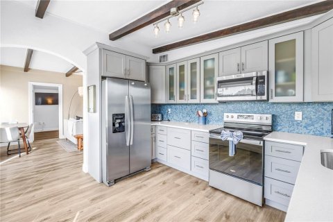 Купить виллу или дом в Сент-Питерсберг, Флорида 6 комнат, 119.57м2, № 2232394 - фото 15