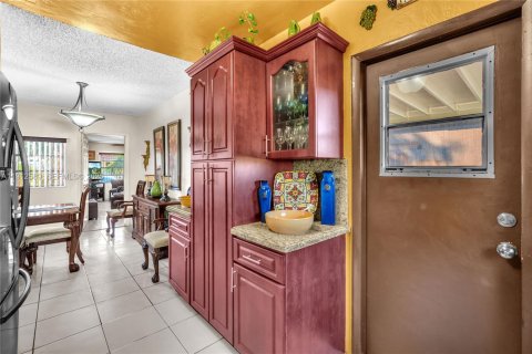 Купить виллу или дом в Хайалиа, Флорида 3 спальни, 118.73м2, № 1969802 - фото 15