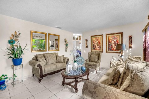 Купить виллу или дом в Хайалиа, Флорида 3 спальни, 118.73м2, № 1969802 - фото 4