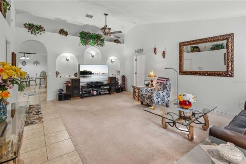 Villa ou maison à vendre à Groveland, Floride: 4 chambres, 195.84 m2 № 2324042 - photo 3