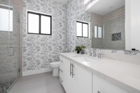 Купить виллу или дом в Майами, Флорида 4 спальни, 220.46м2, № 2024686 - фото 11