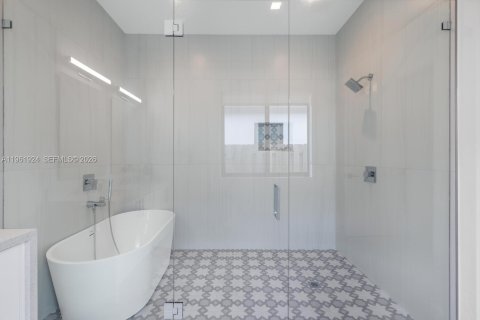Купить виллу или дом в Майами, Флорида 4 спальни, 220.46м2, № 2024686 - фото 25
