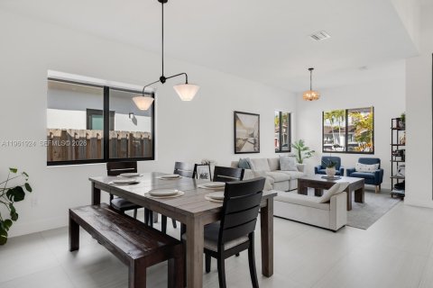 Купить виллу или дом в Майами, Флорида 4 спальни, 220.46м2, № 2024686 - фото 17