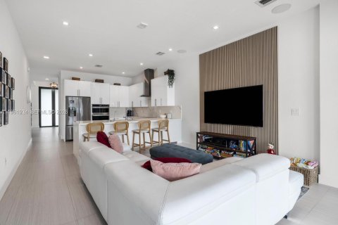 Купить виллу или дом в Майами, Флорида 4 спальни, 220.46м2, № 2024686 - фото 30