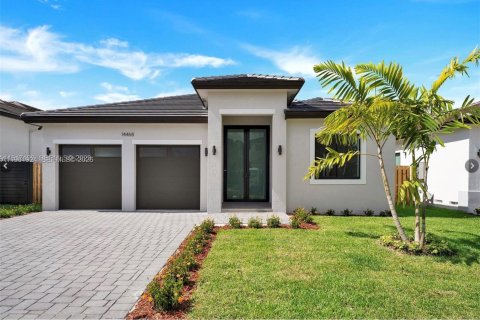 Villa ou maison à Miami, Floride 4 chambres, 220.46 m2 № 2024686
