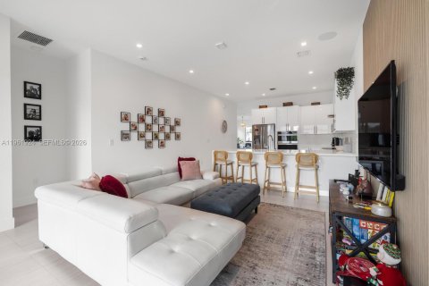 Купить виллу или дом в Майами, Флорида 4 спальни, 220.46м2, № 2024686 - фото 13