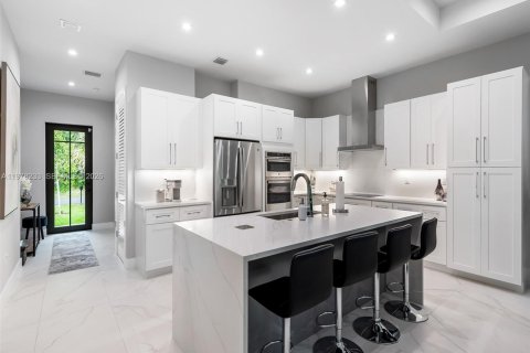 House in Fort Lauderdale, Florida 3 bedrooms, 198.9 sq.m. № 2041890 - photo 6