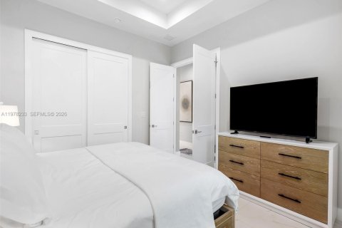 House in Fort Lauderdale, Florida 3 bedrooms, 198.9 sq.m. № 2041890 - photo 20