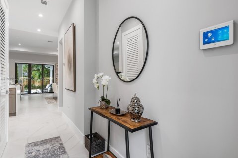 House in Fort Lauderdale, Florida 3 bedrooms, 198.9 sq.m. № 2041890 - photo 12