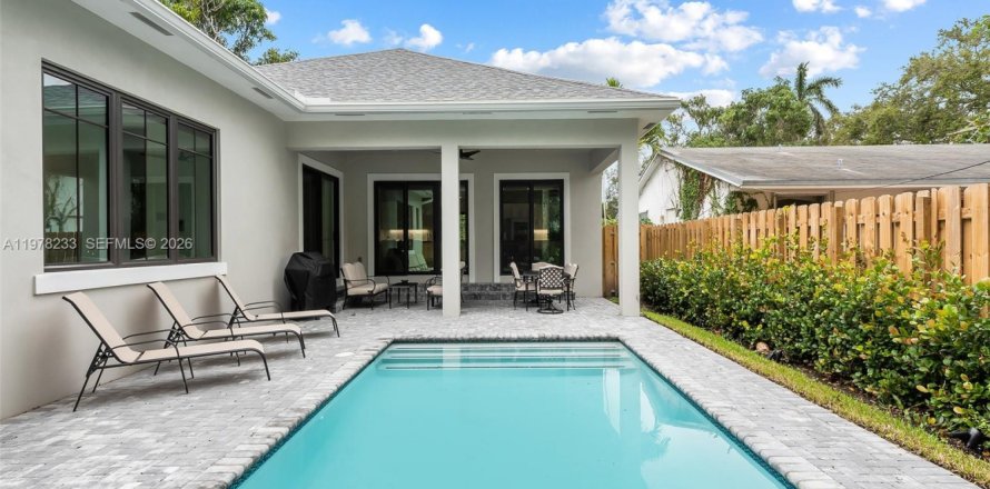 House in Fort Lauderdale, Florida 3 bedrooms, 198.9 sq.m. № 2041890