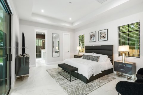 House in Fort Lauderdale, Florida 3 bedrooms, 198.9 sq.m. № 2041890 - photo 13