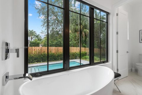 House in Fort Lauderdale, Florida 3 bedrooms, 198.9 sq.m. № 2041890 - photo 16