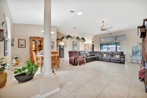 House in Port Charlotte, Florida 3 bedrooms, 188.41 sq.m. № 2151241 - photo 24