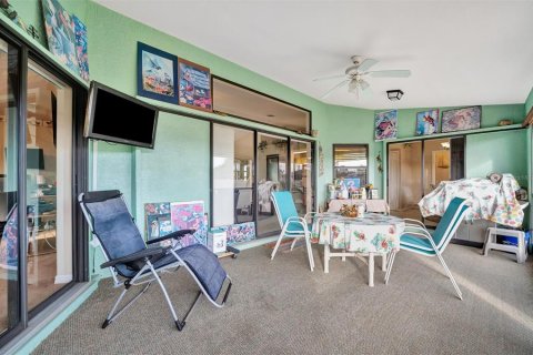 House in Port Charlotte, Florida 3 bedrooms, 188.41 sq.m. № 2151241 - photo 17