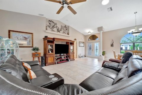 House in Port Charlotte, Florida 3 bedrooms, 188.41 sq.m. № 2151241 - photo 30