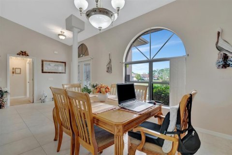 House in Port Charlotte, Florida 3 bedrooms, 188.41 sq.m. № 2151241 - photo 27