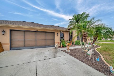 House in Port Charlotte, Florida 3 bedrooms, 188.41 sq.m. № 2151241 - photo 12