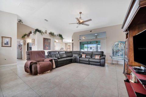 House in Port Charlotte, Florida 3 bedrooms, 188.41 sq.m. № 2151241 - photo 29