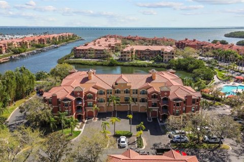 Condo in Clearwater, Florida, 2 bedrooms  № 2371703 - photo 2