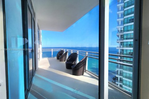 Condominio en venta en Hollywood, Florida, 3 dormitorios, 243.68 m2 № 1476828 - foto 3
