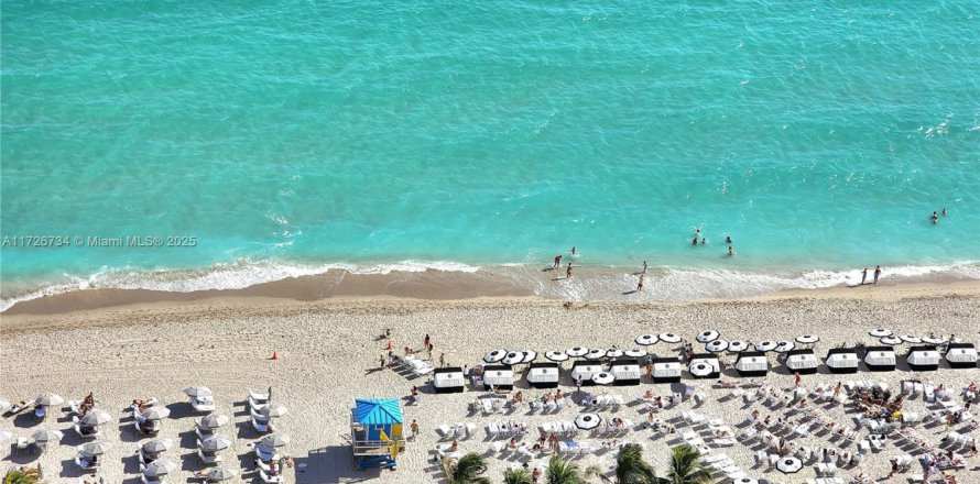 Condominio en Hollywood, Florida, 3 dormitorios  № 1476828