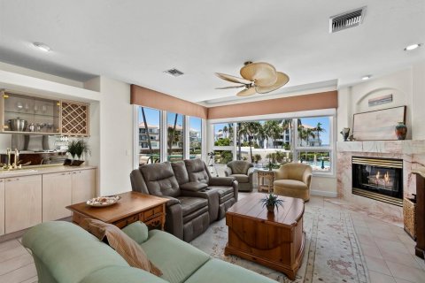 Condo in Longboat Key, Florida, 3 bedrooms № 2095364 - photo 13