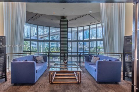 Condo in Miami, Florida, 1 bedroom  № 2067712 - photo 30