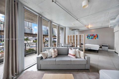 Condo in Miami, Florida, 1 bedroom  № 2067712 - photo 9