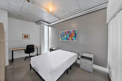 Condo in Miami, Florida, 1 bedroom  № 2067712 - photo 6