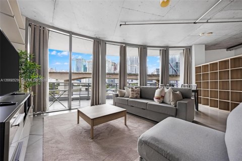 Condo in Miami, Florida, 1 bedroom  № 2067712 - photo 25