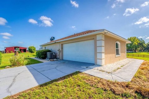 House in Ocala, Florida 3 bedrooms, 202.99 sq.m. № 1812691 - photo 9