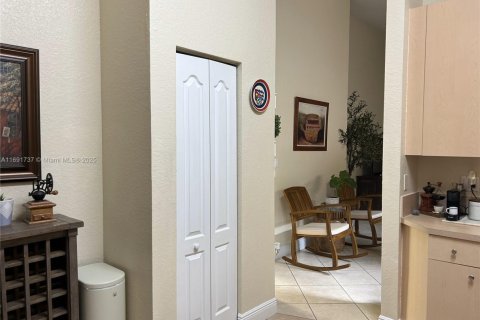 Casa en venta en Homestead, Florida, 3 dormitorios, 117.24 m2 № 1812215 - foto 11