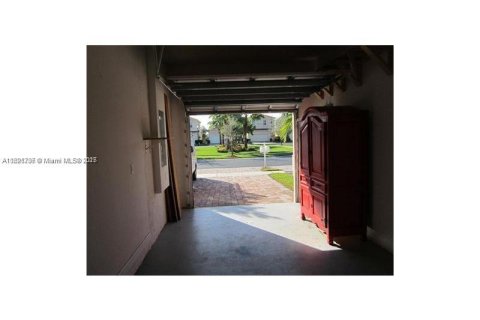Casa en venta en Homestead, Florida, 3 dormitorios, 117.24 m2 № 1812215 - foto 14
