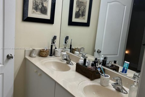 Casa en venta en Homestead, Florida, 3 dormitorios, 117.24 m2 № 1812215 - foto 10