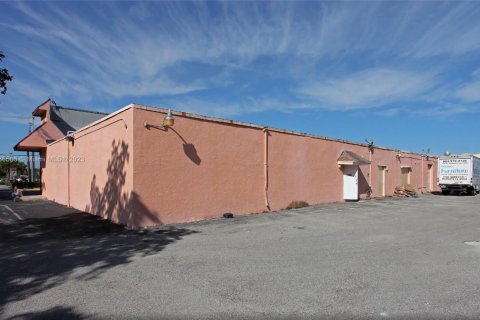 Tienda en alquiler en Margate, Florida № 839786 - foto 1
