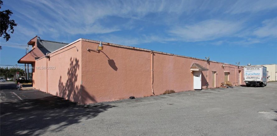 Tienda en Margate, Florida № 839786