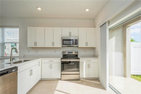 Touwnhouse à louer à Sarasota, Floride: 2 chambres, 109.62 m2 № 2429566 - photo 3