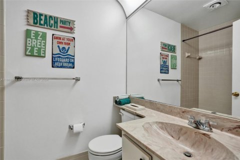 Condo in Deerfield Beach, Florida, 2 bedrooms  № 1753817 - photo 21