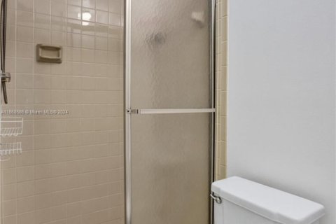 Condo in Deerfield Beach, Florida, 2 bedrooms  № 1753817 - photo 16