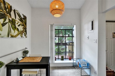 Condo in Deerfield Beach, Florida, 2 bedrooms  № 1753817 - photo 27