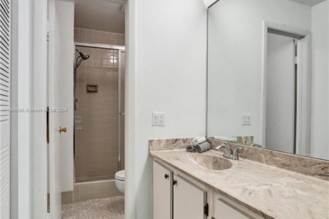 Condo in Deerfield Beach, Florida, 2 bedrooms  № 1753817 - photo 14